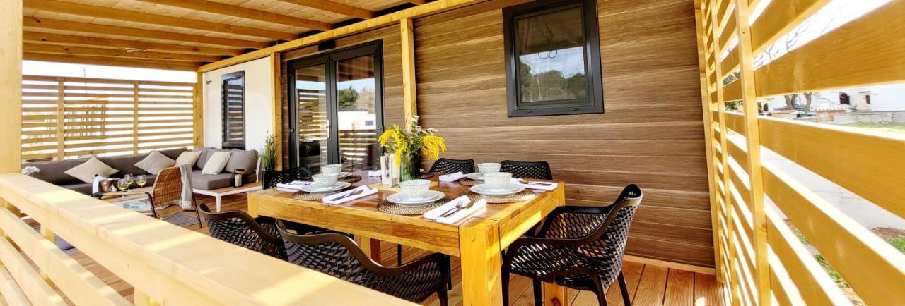 Mobilehome Elena Premium With Pool, Istria Баньоле Екстер'єр фото