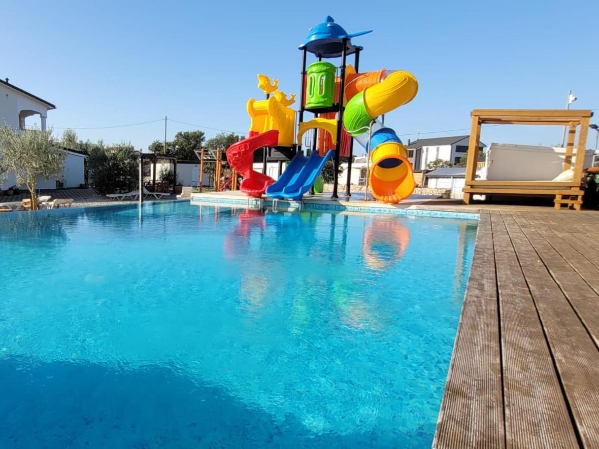 Mobilehome Elena Premium With Pool, Istria Баньоле Екстер'єр фото